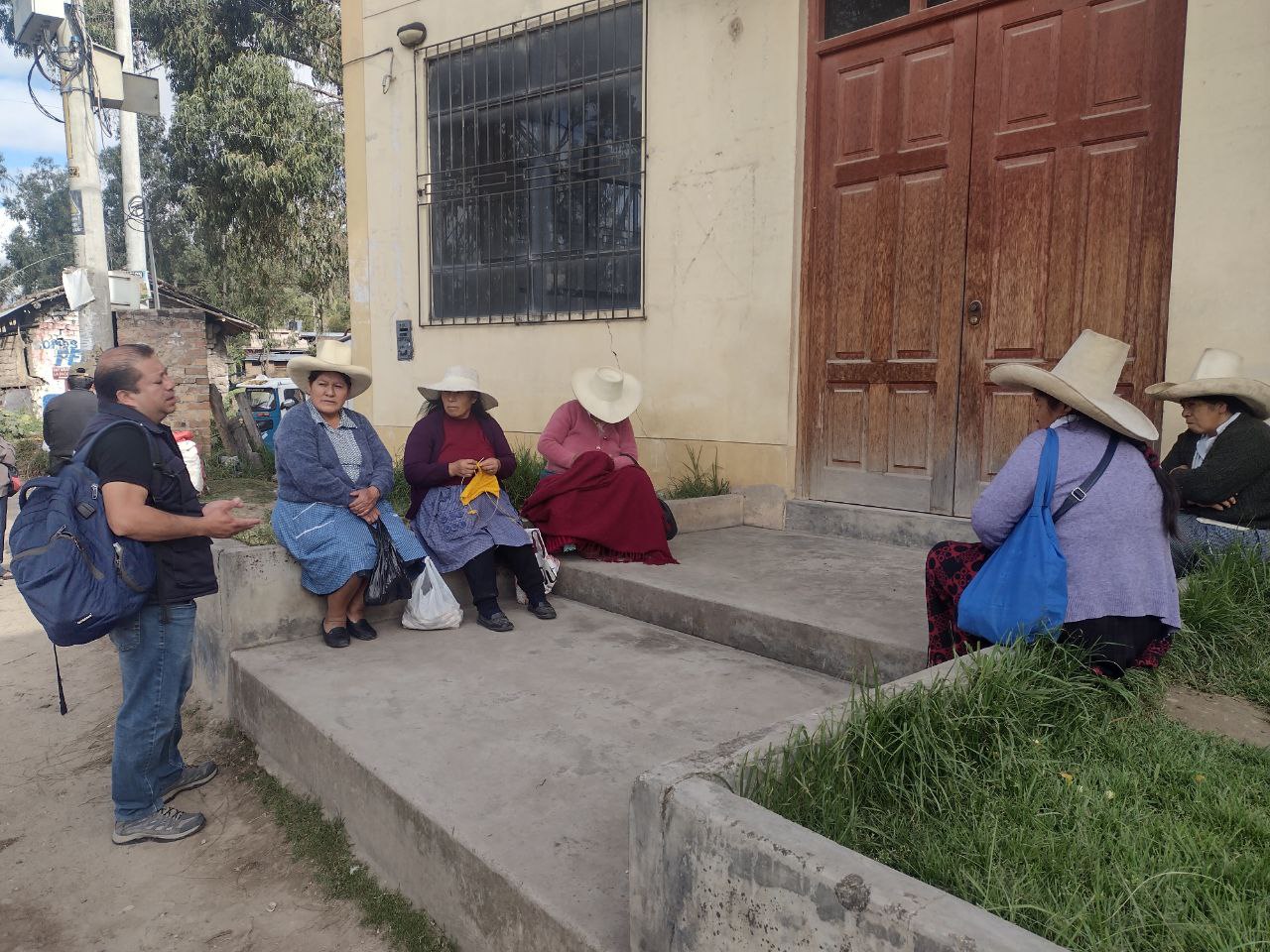 Collaboration with the national social program Juntos to promote literacy in Cajamarca